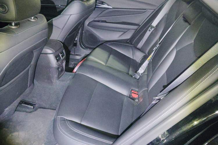 Used Cadillac CT4 2023 25T Fashion Edition Interior 4