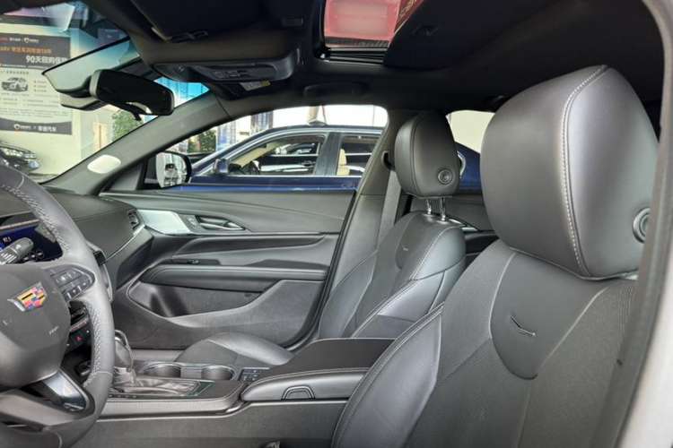 Used Cadillac CT4 2023 25T Luxury Model Interior 6