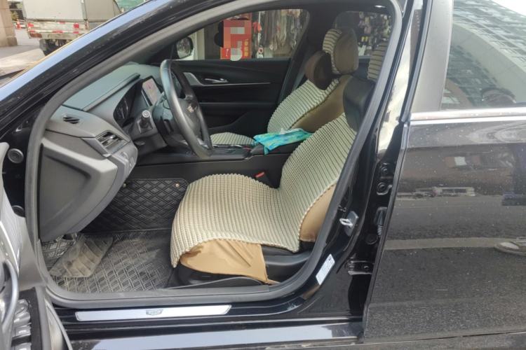 Used Cadillac CT4 2023 28T Luxury Version Left Front Seat
