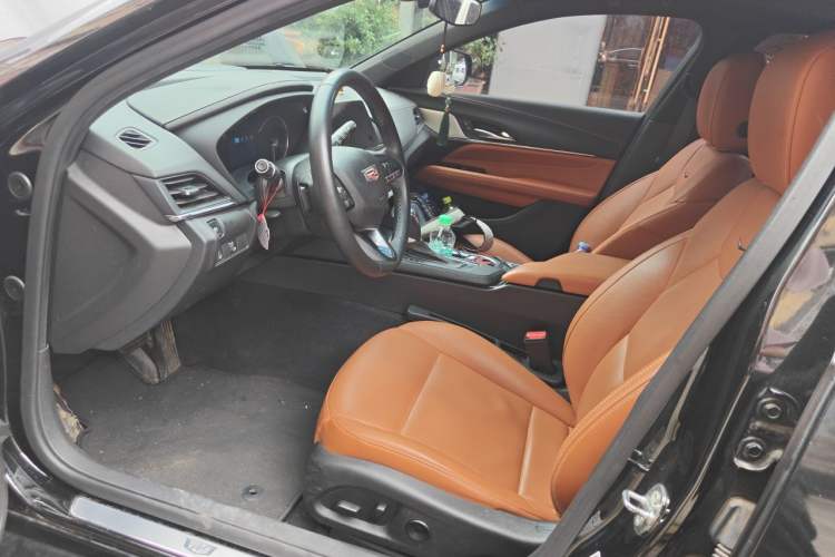 Used Cadillac CT4 2023 28T Luxury Version Left Front Seat