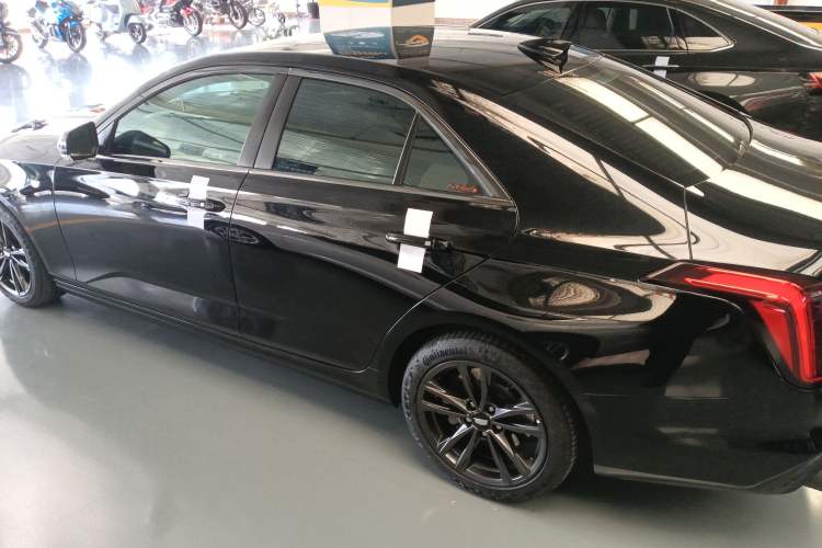 Used Cadillac CT4 2023 25T Luxury Model Left Side