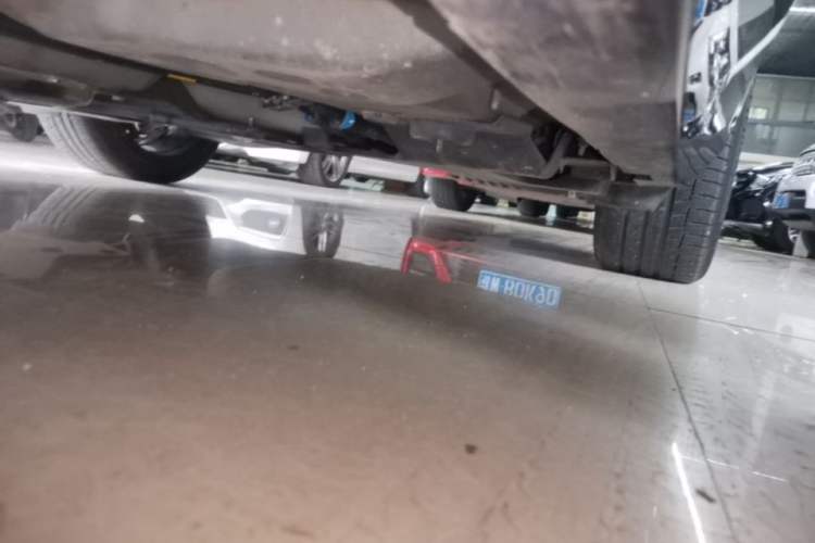 Used Cadillac CT4 2023 28T Luxury Version Left Side Sill