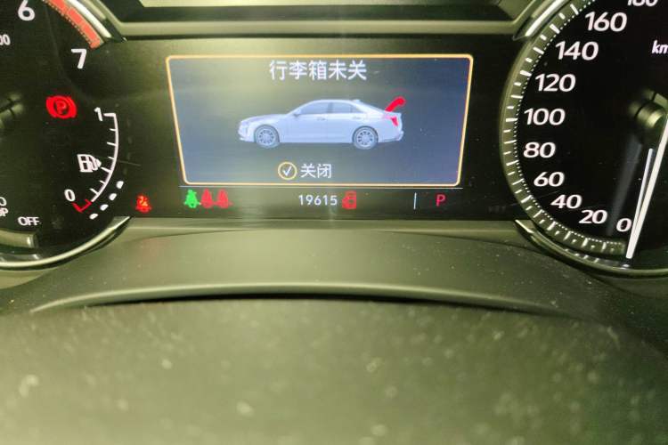 Used Cadillac CT4 2023 25T Fashion Edition Odometer Close Up