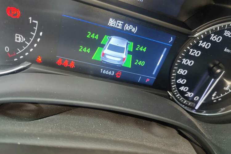 Used Cadillac CT4 2023 28T Luxury Version Odometer Close Up