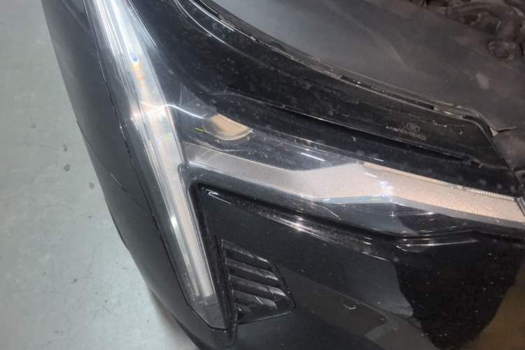 Used Cadillac CT4 2023 28T Luxury Version Right Front Headlight