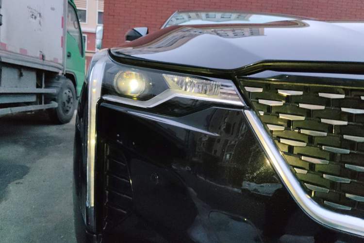 Used Cadillac CT4 2023 25T Fashion Edition Right Front Headlight