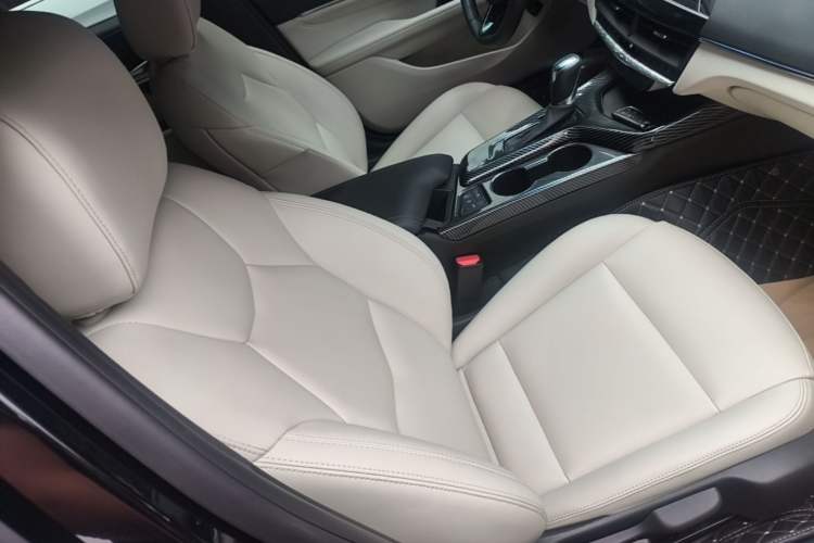 Used Cadillac CT4 2023 25T Fashion Edition Right Front Seat