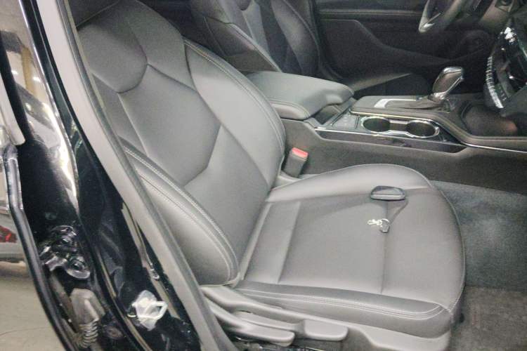 Used Cadillac CT4 2023 25T Fashion Edition Right Front Seat