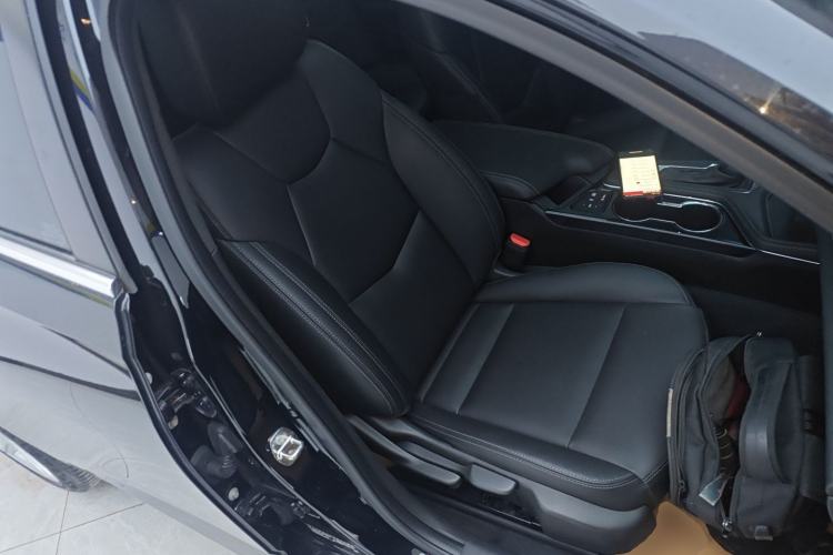 Used Cadillac CT4 2023 25T Fashion Edition Right Front Seat