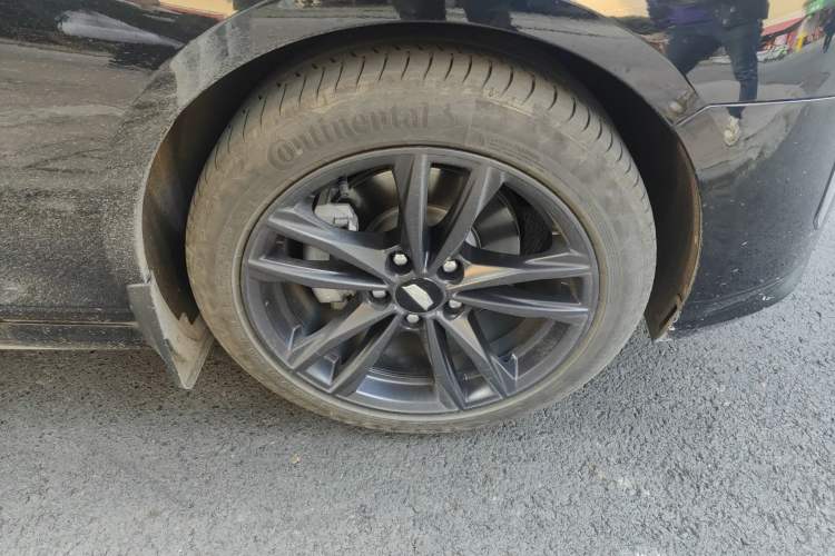 Used Cadillac CT4 2023 28T Luxury Version Right Front Wheel Hub