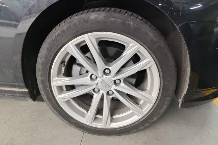 Used Cadillac CT4 2023 25T Fashion Edition Right Front Wheel Hub