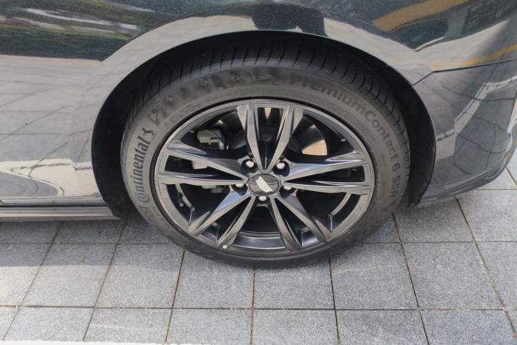 Used Cadillac CT4 2023 25T Luxury Model Right Front Wheel Hub