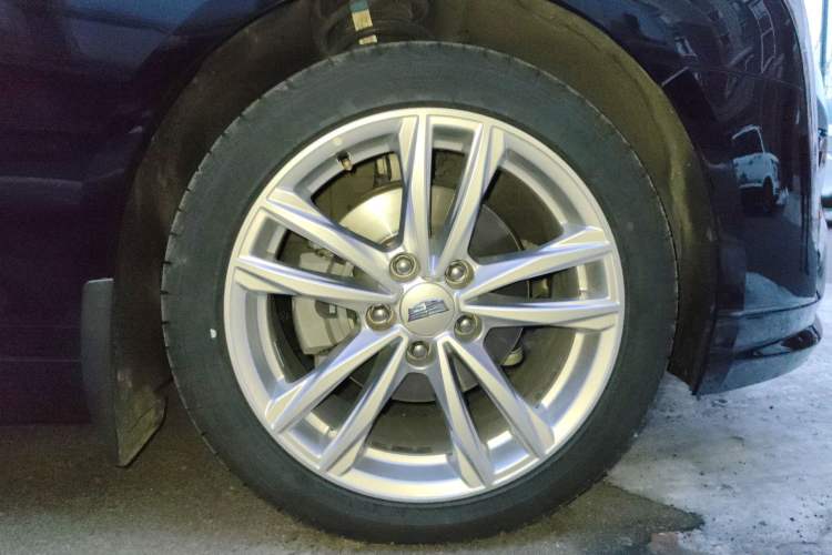 Used Cadillac CT4 2023 25T Fashion Edition Right Front Wheel Hub