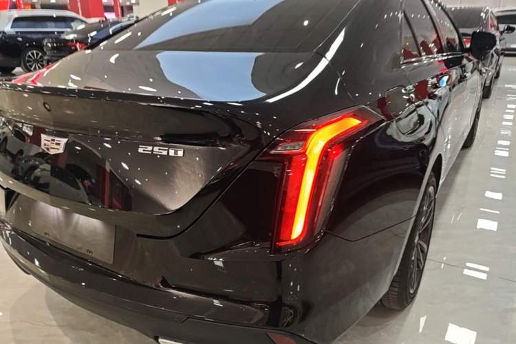 Used Cadillac CT4 2023 25T Luxury Model Right Rear Taillight