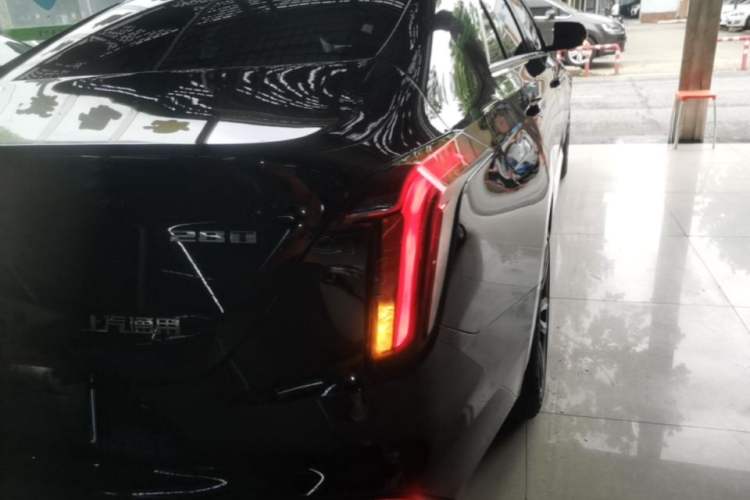 Used Cadillac CT4 2023 28T Luxury Version Right Rear Taillight