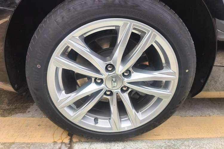 Used Cadillac CT4 2023 25T Fashion Edition Right Rear Wheel Hub
