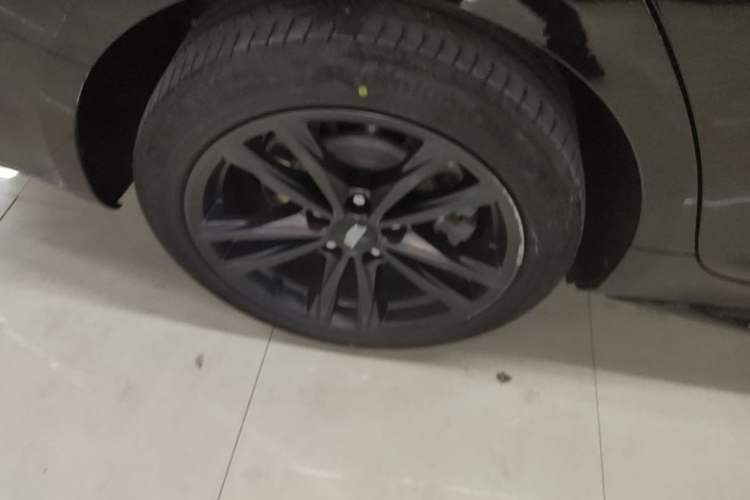 Used Cadillac CT4 2023 25T Luxury Model Right Rear Wheel Hub
