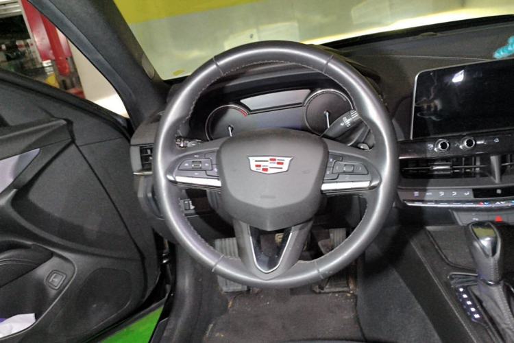 Used Cadillac CT4 2023 25T Luxury Model Steering Wheel