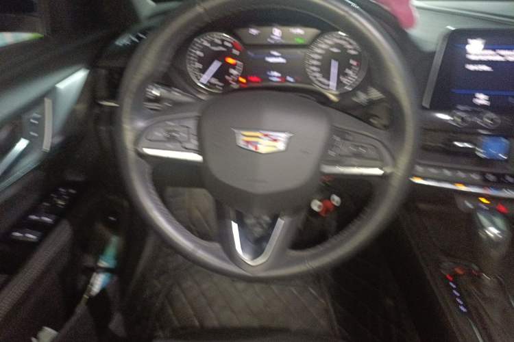 Used Cadillac CT4 2023 28T Luxury Version Steering Wheel