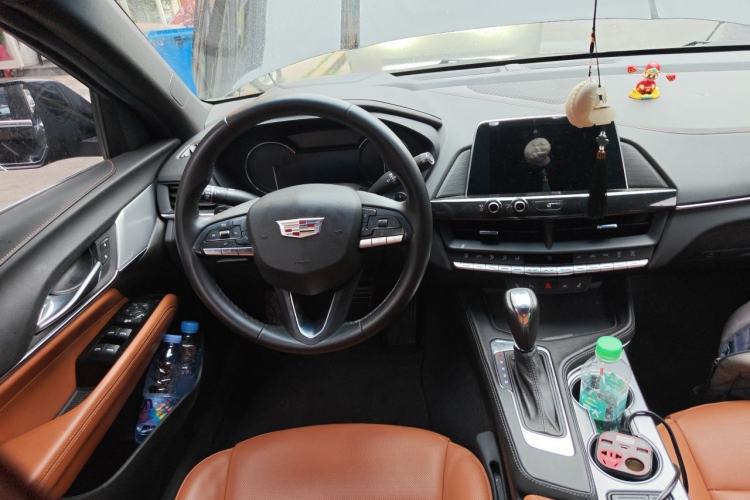 Used Cadillac CT4 2023 28T Luxury Version Steering Wheel