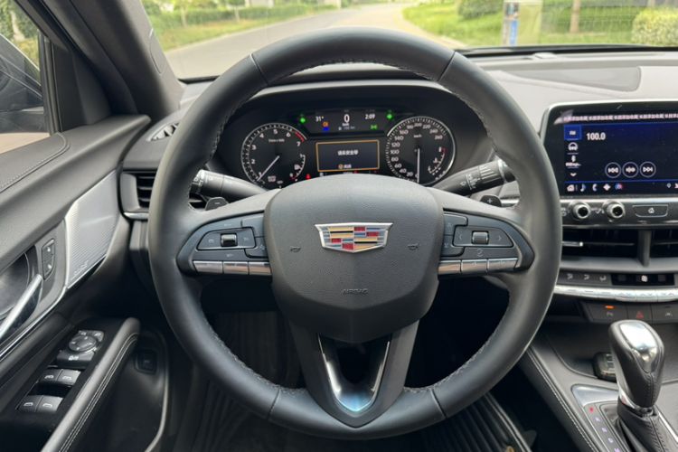Used Cadillac CT4 2023 25T Luxury Model Steering Wheel