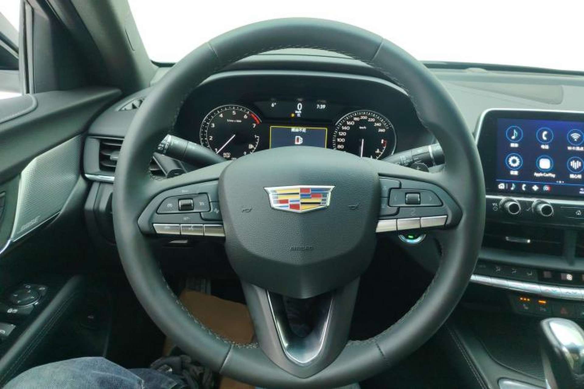 Used Cadillac CT4 2023 28T Luxury Version Steering Wheel
