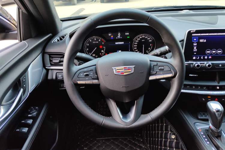 Used Cadillac CT4 2023 28T Luxury Version Steering Wheel