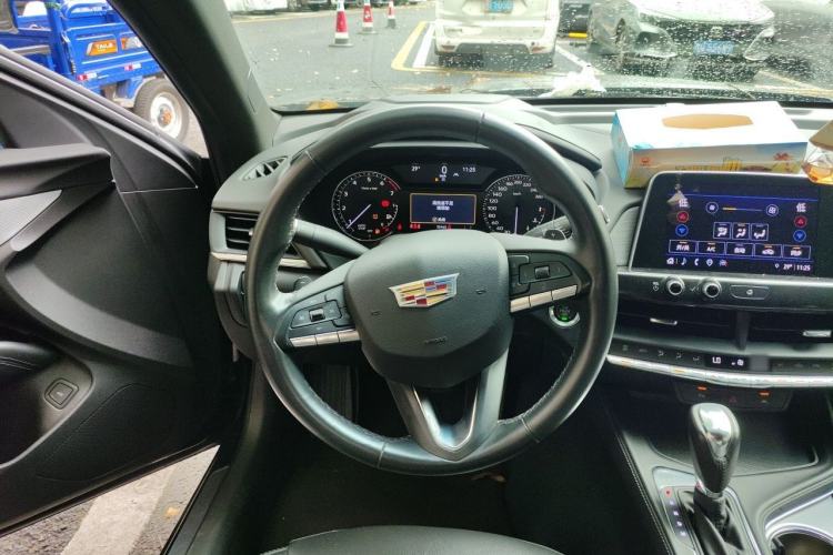 Used Cadillac CT4 2023 25T Luxury Model Steering Wheel