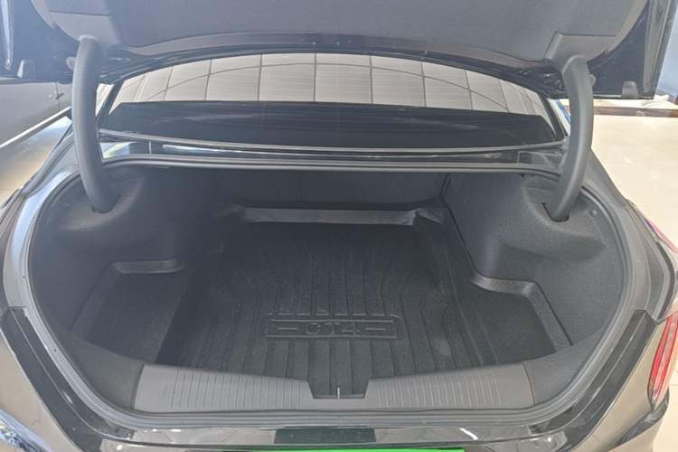 Used Cadillac CT4 2023 25T Luxury Model Trunk