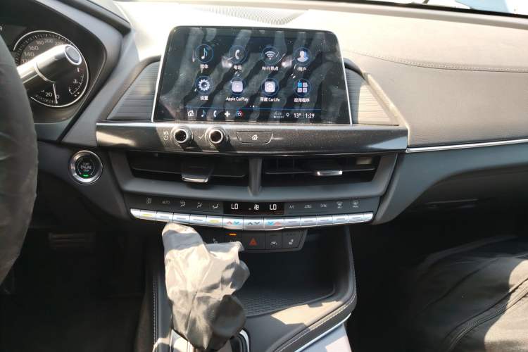 Used Cadillac CT4 2023 28T Luxury Version Audio And AC Panel