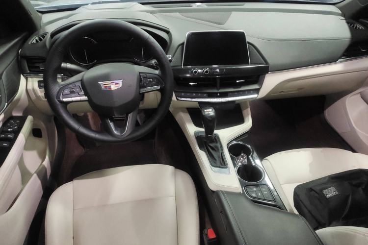 Used Cadillac CT4 2023 25T Fashion Edition Center Console