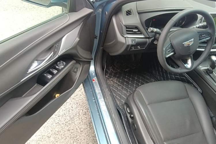 Used Cadillac CT4 2023 28T Luxury Version Driver Seat