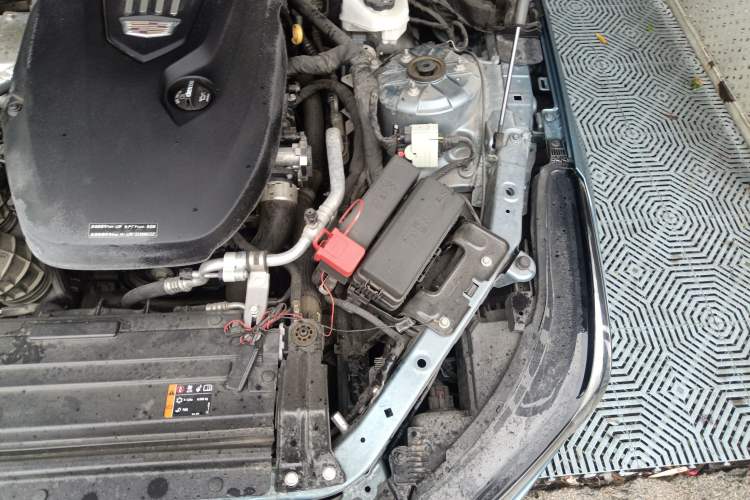 Used Cadillac CT4 2023 25T Fashion Edition Engine Bay Left