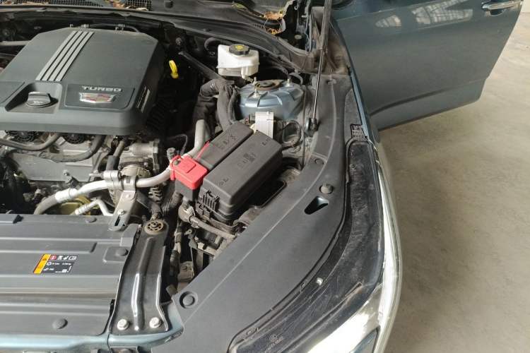 Used Cadillac CT4 2023 28T Luxury Version Engine Bay Left