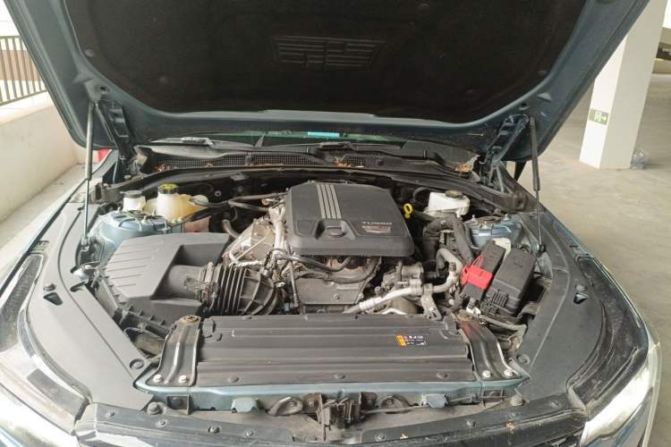 Used Cadillac CT4 2023 28T Luxury Version Engine Bay