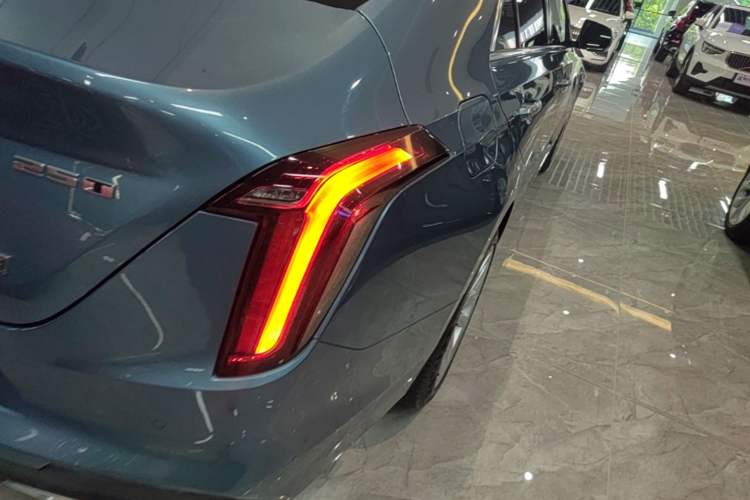 Used Cadillac CT4 2023 25T Fashion Edition Exterior 3