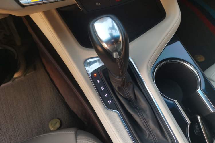 Used Cadillac CT4 2023 25T Fashion Edition Gear Lever