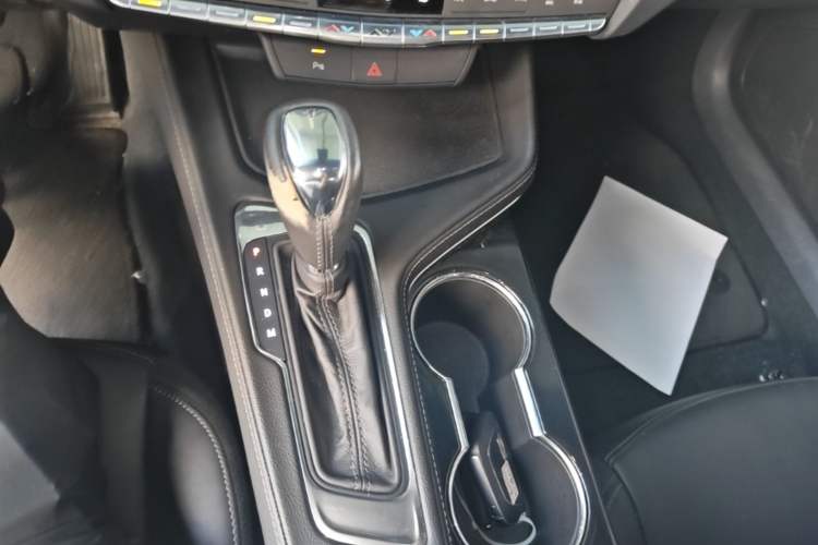 Used Cadillac CT4 2023 25T Fashion Edition Gear Lever