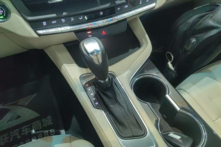 Used Cadillac CT4 2023 25T Fashion Edition Gear Lever