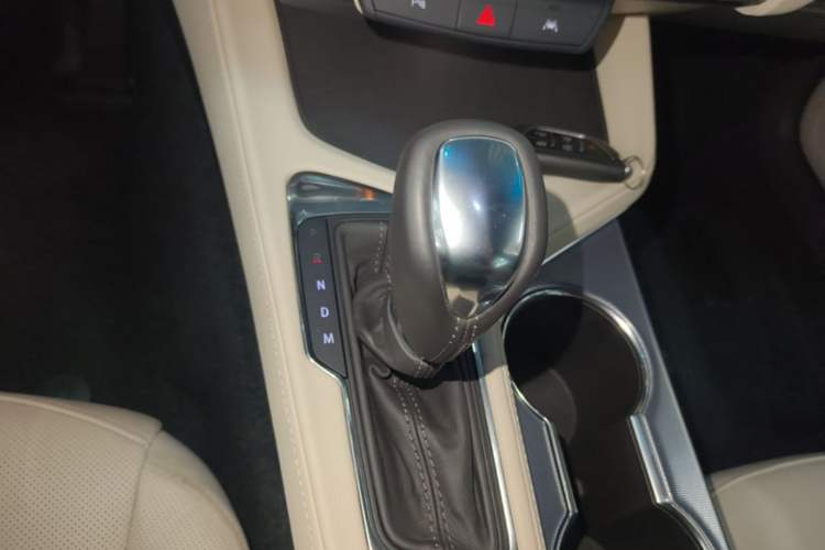 Used Cadillac CT4 2023 25T Luxury Model Gear Lever