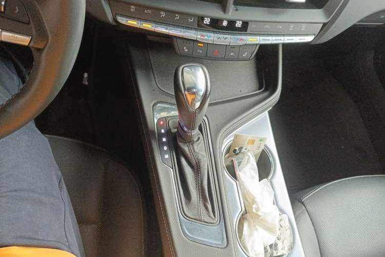 Used Cadillac CT4 2023 28T Luxury Version Gear Lever