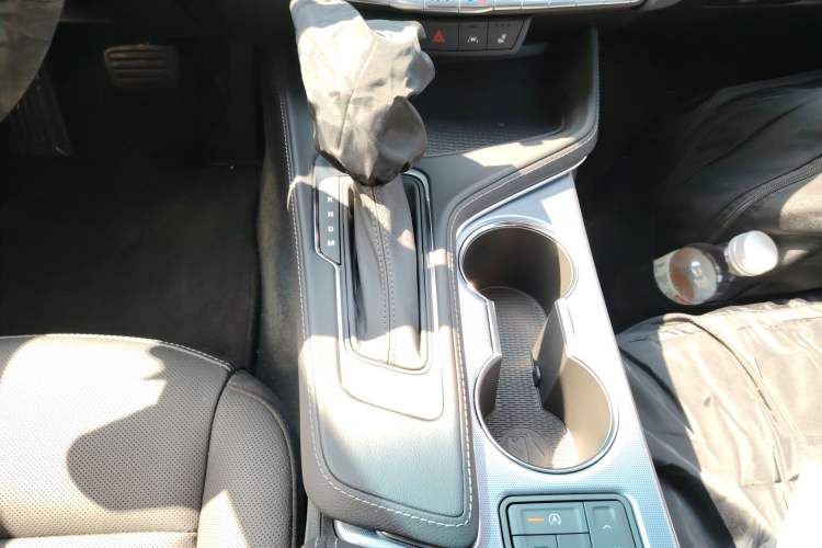 Used Cadillac CT4 2023 28T Luxury Version Gear Lever