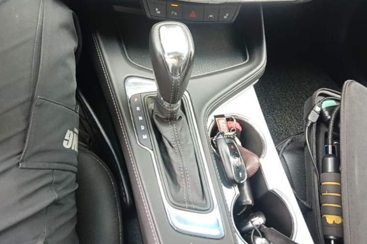 Used Cadillac CT4 2023 28T Luxury Version Gear Lever