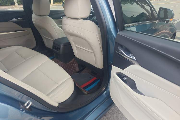 Used Cadillac CT4 2023 25T Fashion Edition Interior 5