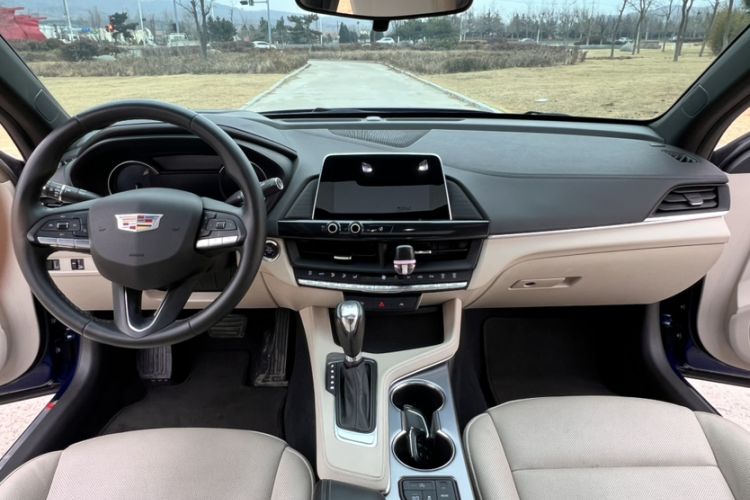 Used Cadillac CT4 2023 25T Luxury Model Interior 7