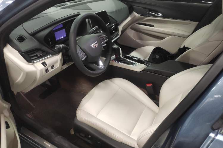 Used Cadillac CT4 2023 25T Fashion Edition Left Front Seat