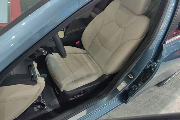 Used Cadillac CT4 2023 25T Fashion Edition Left Front Seat