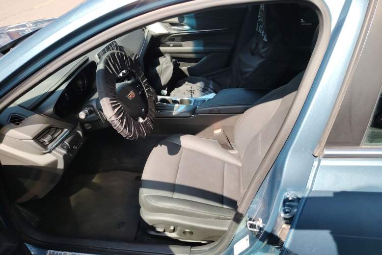 Used Cadillac CT4 2023 28T Luxury Version Left Front Seat