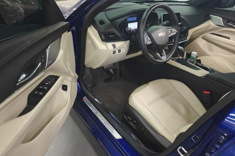 Used Cadillac CT4 2023 25T Luxury Model Left Front Seat