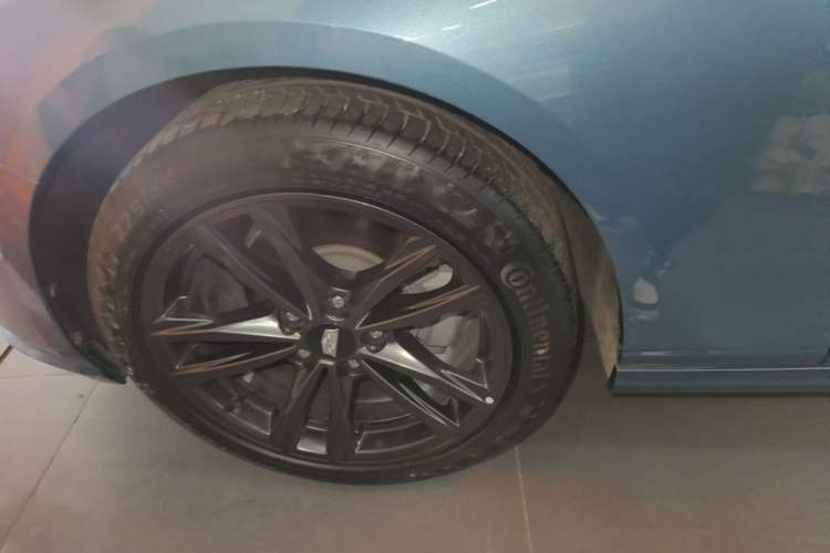 Used Cadillac CT4 2023 25T Luxury Model Left Front Wheel Hub